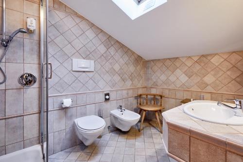 Salle de bains dans l'établissement Hotel Walther v.d. Vogelweide Superior