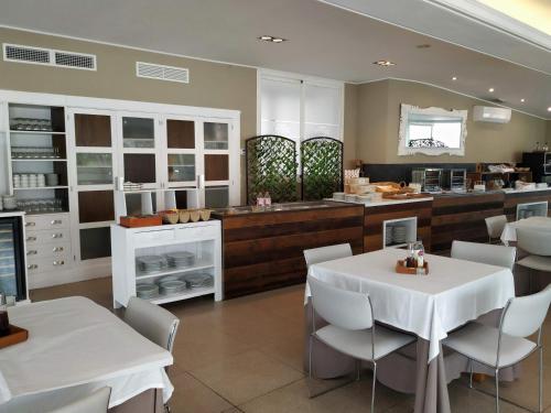 Um restaurante ou outro lugar para comer em Campomar Playa