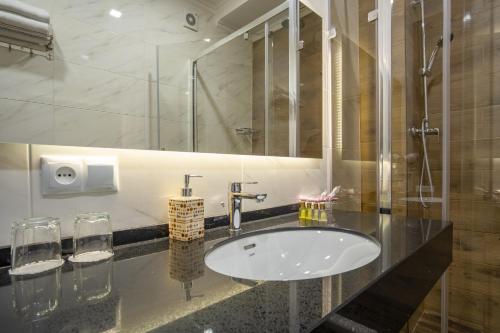 Boomerang Boutique Hotel tesisinde bir banyo