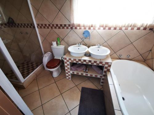Ένα μπάνιο στο Batter Boys Guest House