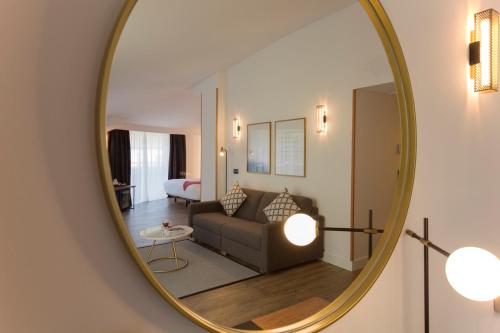  Yomo Centric -  Room  picture :   Minibar    Shower    Bath                           