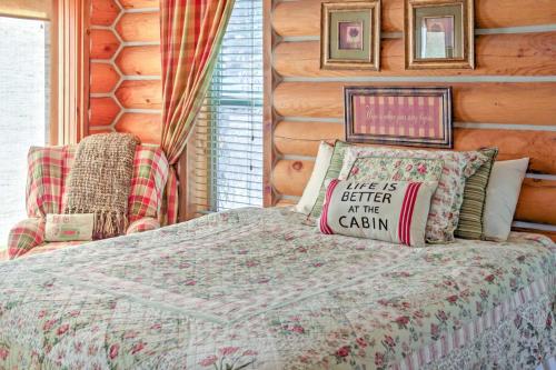 Gallery image of Rustic Cabin with Decks, Alpine Views and Pool Table! in Flagstaff