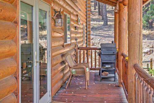 Gallery image of Rustic Cabin with Decks, Alpine Views and Pool Table! in Flagstaff