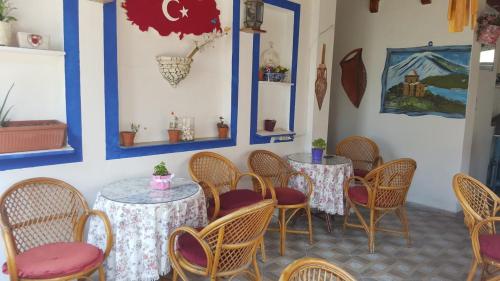 Et opholdsområde på GökMavi Pansiyon