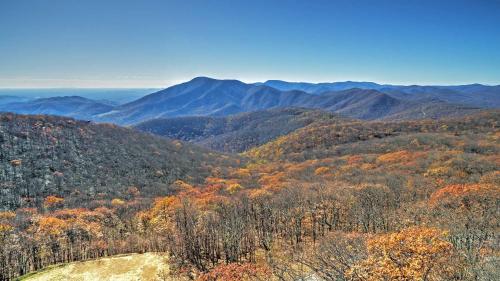 Wintergreen Home with Hot Tub, Deck and Mountain Views