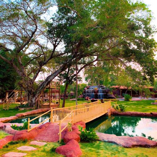 Taman di luar Pousada Grande Rio