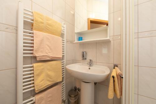 Koupelna v ubytování Apartmani Biser