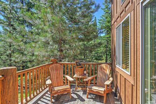 Bright Klamath Falls Cabin with Deck and Mtn Views!