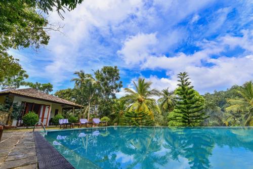 Swimming pool sa o malapit sa Romaya Villas - Habaraduwa