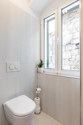 Adriatik Lux Teatro 2