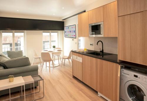 Apart 2 Opera New 2-3 Rooms for 4 guests