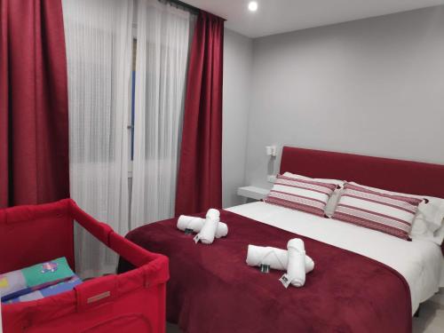  SUITEDREAMS - Boigues 3 -  Room  picture :   Shower    Hairdryer    Iron                           