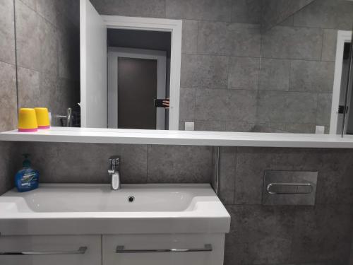  SUITEDREAMS - Boigues 3 -  Room  picture :   Shower    Hairdryer    Iron                           