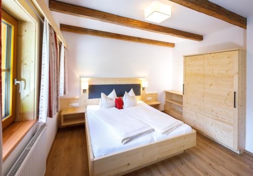 Postel nebo postele na pokoji v ubytování Bauernhof Mandlberger