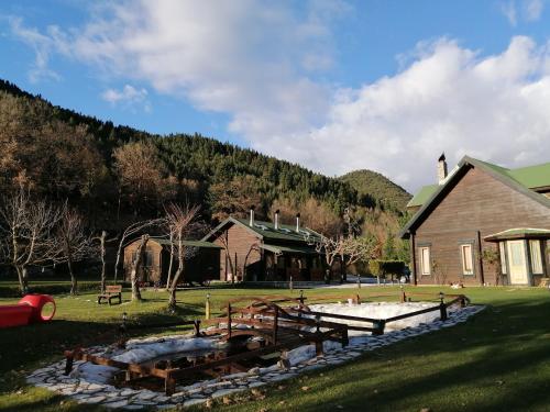 Общий вид на горы или вид на горы из of country house
