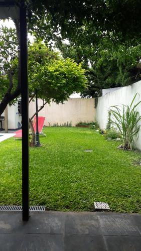 Taman di luar TuHabitat BA