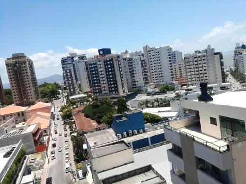 Nespecifikovaný výhled na destinaci Florianópolis nebo výhled na město při pohledu z apartmánu