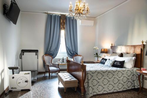 Contemporarys Suites