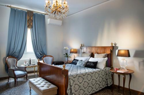 Contemporarys Suites