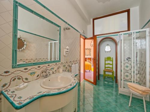 Vonios kambarys apgyvendinimo įstaigoje Villa Scarpariello Relais