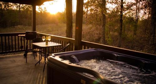 Sunsettin Cabin Free Parking Onsite – Photos 5