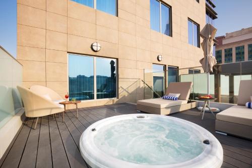 Novotel Bur Dubai - Healthcare City Image