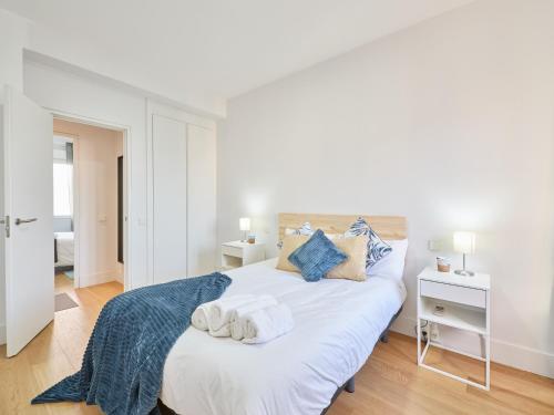 Apartment My City Home Plaza Castilla 3, Madrid, Spain ...