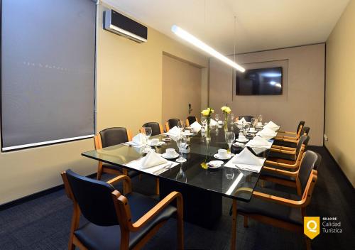 Бизнес-центр и/или конференц-зал в Panamericana Hotel Providencia
