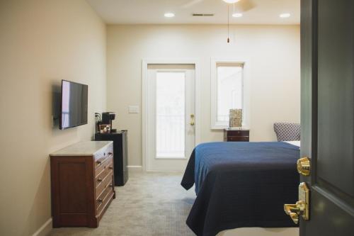 A bed or beds in a room at The Respite B&B