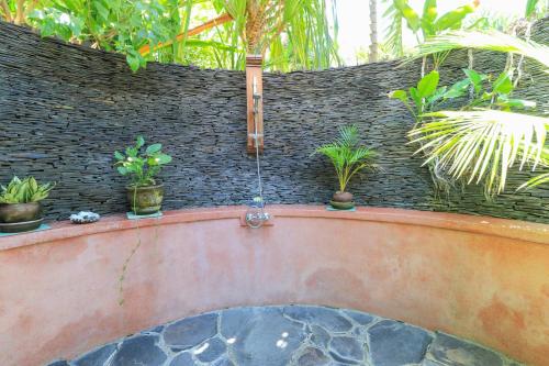 Κήπος έξω από το Palm Beach Villas Bali