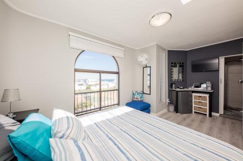 Afbeelding uit fotogalerij van Big Blue Accommodation in Bloubergstrand