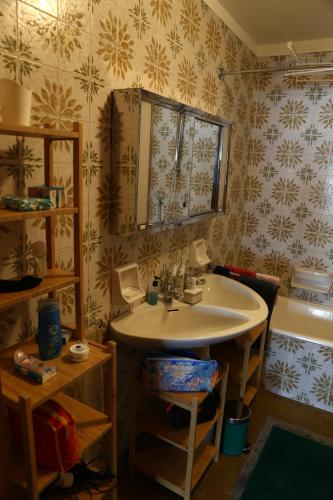 Ένα μπάνιο στο Condominio I Dadi - Appartamento a Cielo Alto