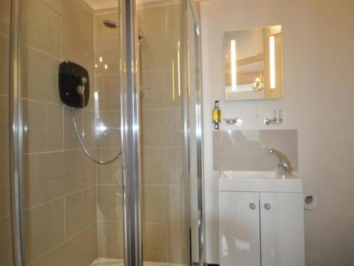 Phòng tắm tại Pedaller's Cottage