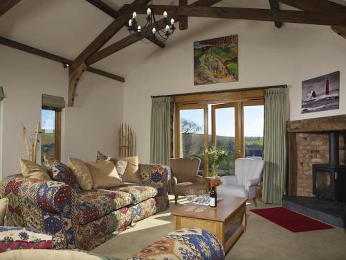 Higher Hill Barn – Photos 5
