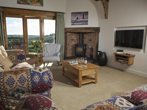 Higher Hill Barn – Photos 4