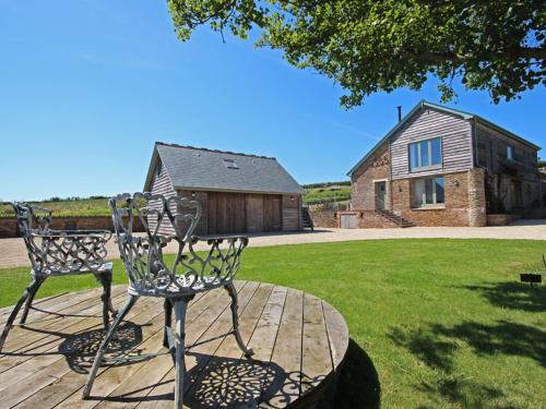 Higher Hill Barn – Photos 2