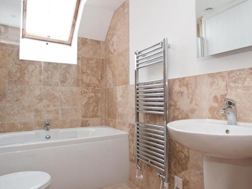 Koupelna v ubytování Hazel Cottage