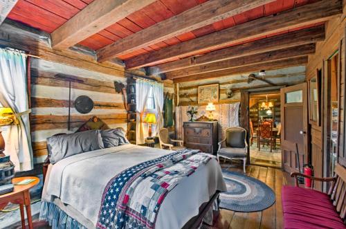 Φωτογραφία από το άλμπουμ του Rustic Emory Cabin Rental Steps to E and H College σε Emory