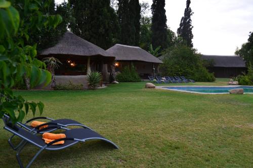Jardín al aire libre en Chrislin African Lodge