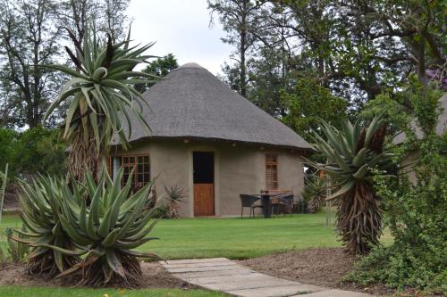 Jardín al aire libre en Chrislin African Lodge