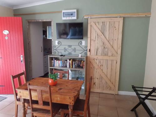 Tranquility Self Catering Accommodation, Apartment Size Dining Table And Chairs Port Elizabeth