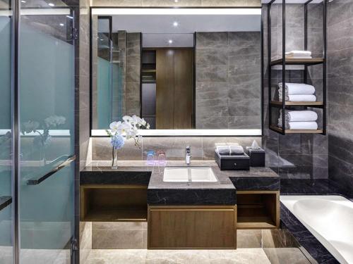 Koupelna v ubytování Oriental Ginza Hotel Shenzhen