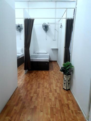 Bilik mandi di Hana's Dorm