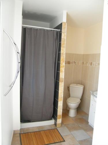 Ванная комната в La petite Oustal