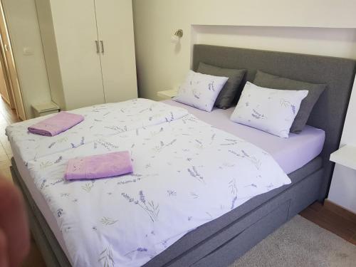 Katil atau katil-katil dalam bilik di Apartman Luka