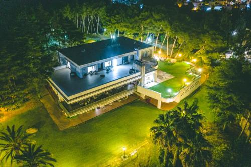 an aerial view of a house with a roof at Casa Vila Reyes in Sant Vicenç de Montalt