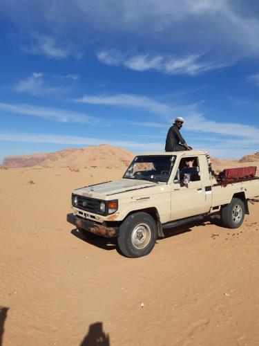 Clientes alojados en Wadi Rum Sky Tours & Camp
