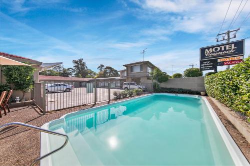 Cessnock Motelの敷地内または近くにあるプール