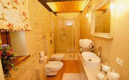 Bathroom sa Bed&breakfast La Badia