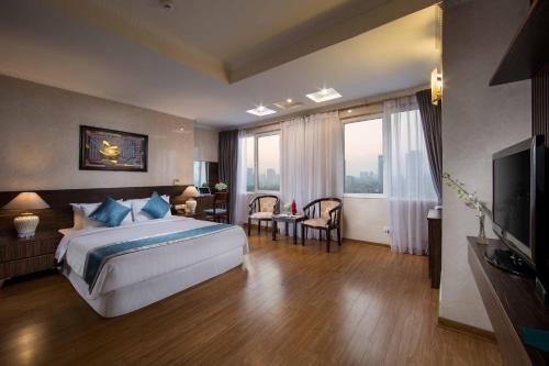 TV a/nebo společenská místnost v ubytování Danly Hotel